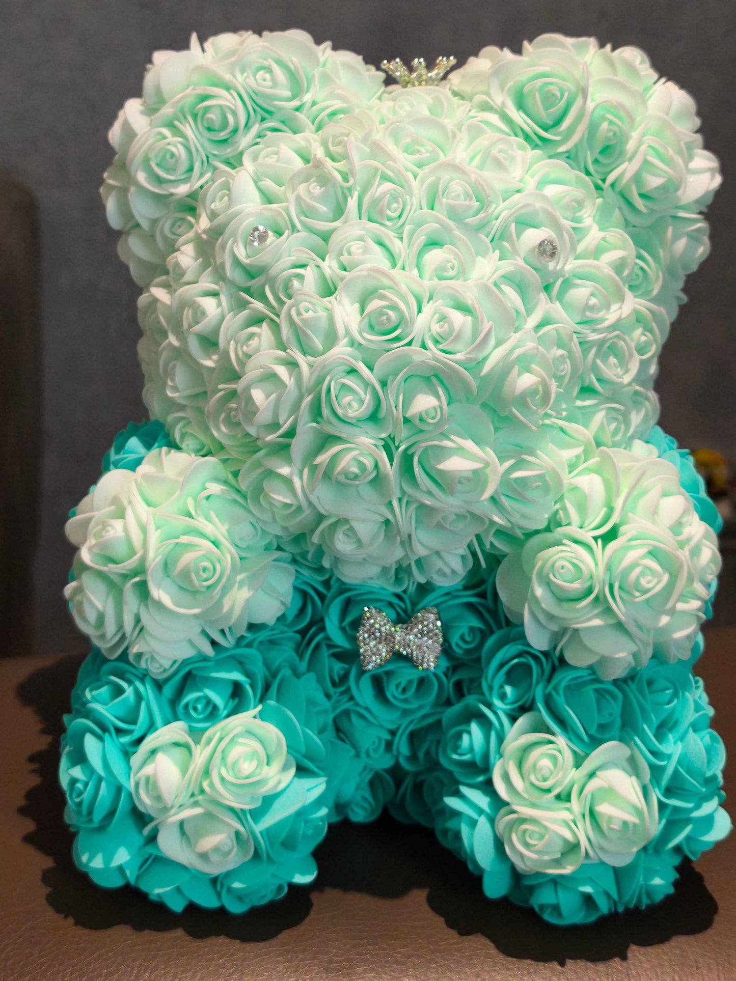 Bloemenbeer met accessoires 30 cm voor een betoverende decoratie