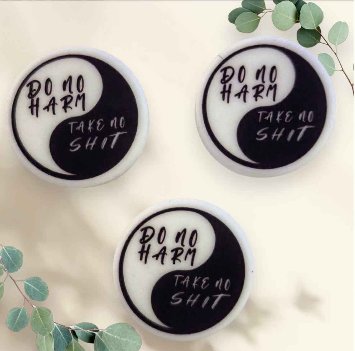 Siliconen Focal Kraal – “Do No Harm, Take No Shit” | 2,5 cm | Per Stuk