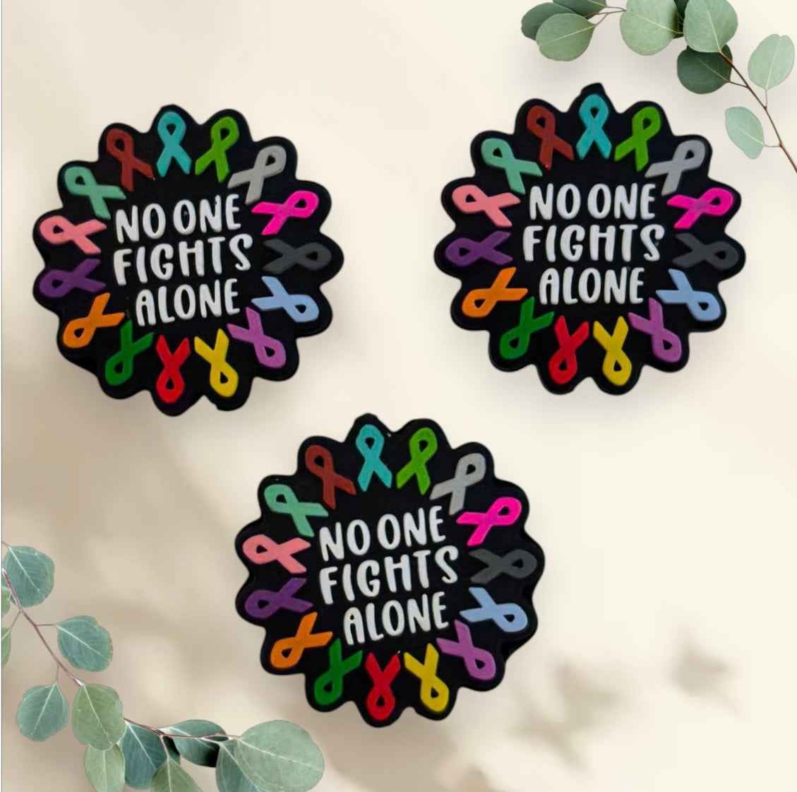 🎗️ Siliconen Focal Kraal – “No One Fights Alone” | 3 cm | Per Stuk