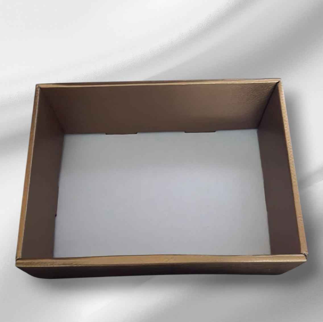 Geschenkmand karton goud