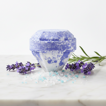 Bath bomb with gemstone