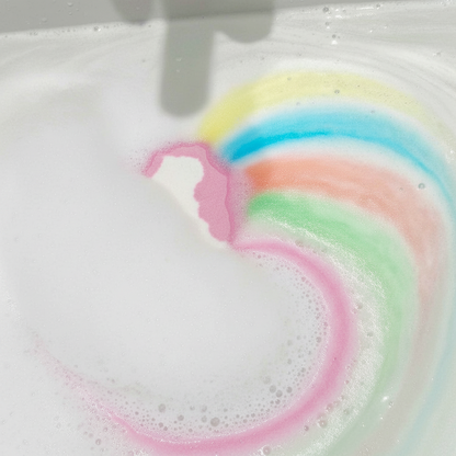 Badbom Eenhoorn Aardbeiengeur met Regenboogeffect - 150 gr