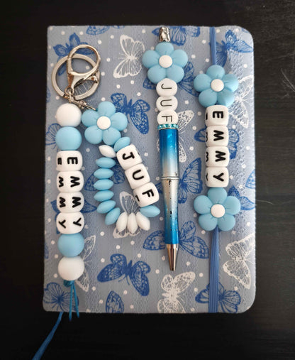 Gepersonaliseerd notitieboekje met siliconen kralen - pen en sleutelhanger